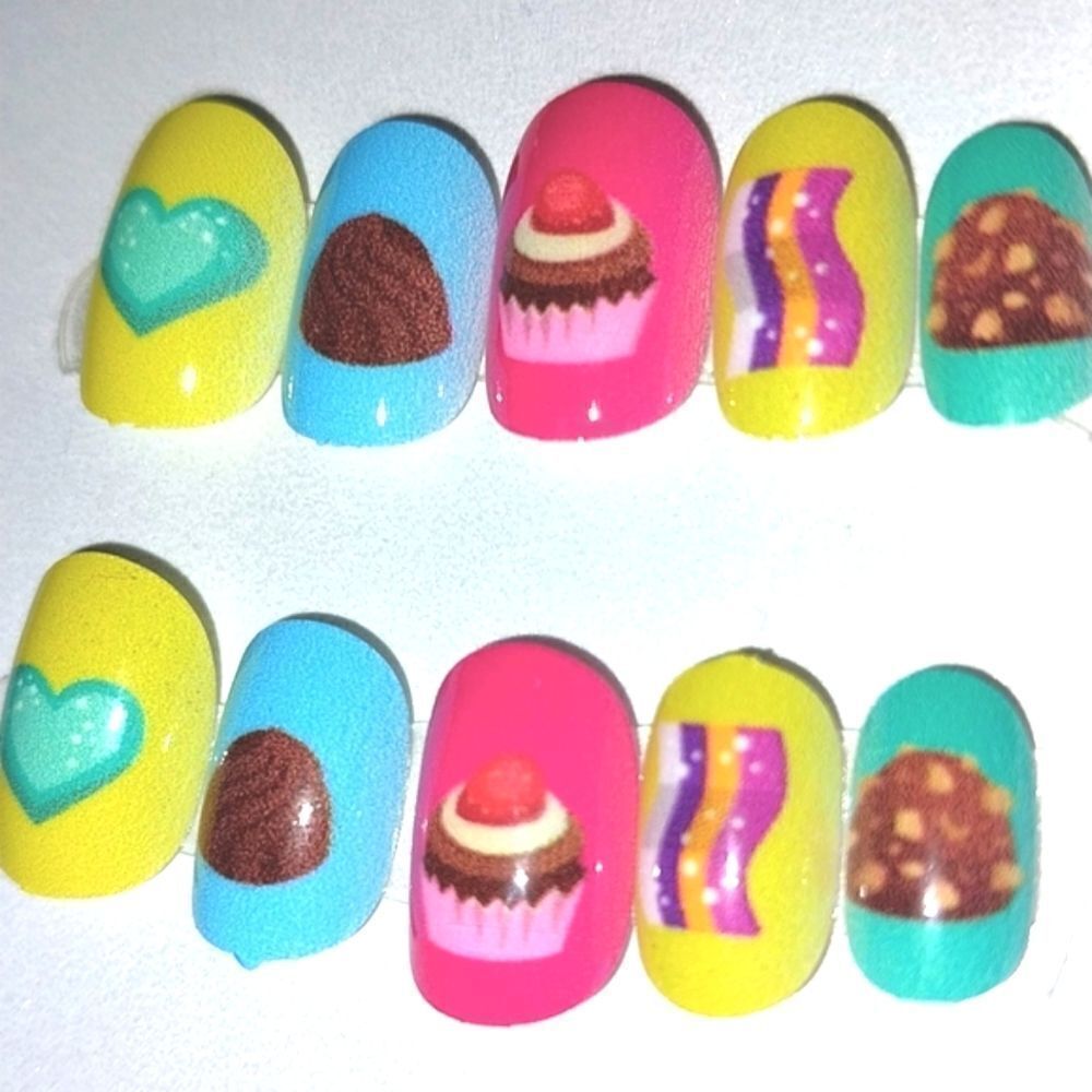 Kids sweet treats custom 10pc  press on nails for girls and teens